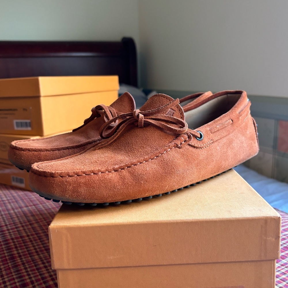 Tod’s Moccasin Suede Orange preowned size 7.5eu (fits 8-8.5us)